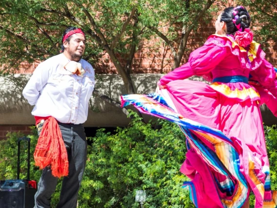 male and female folklorico dancers