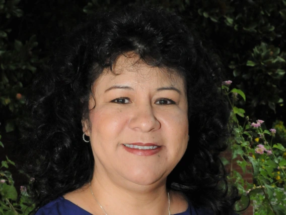 Letty Molina Gutierrez headshot