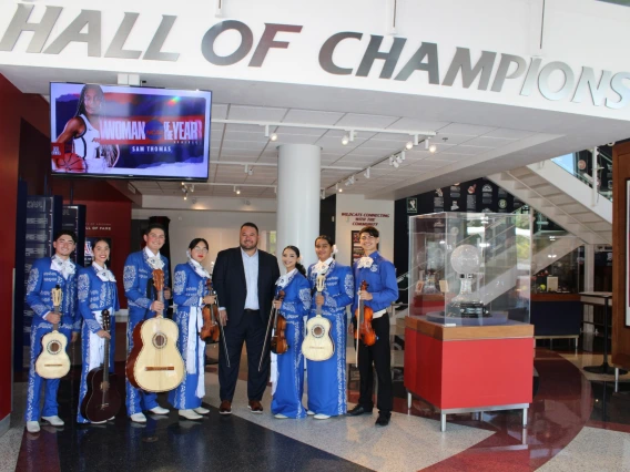 Superintendent Jose Gastelum and the Sunnyside mariachi Los Diablitos