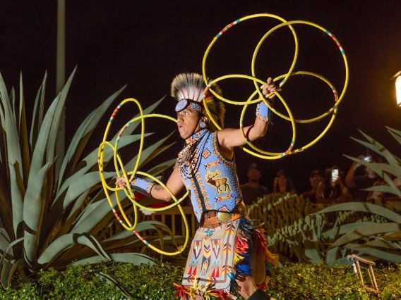 Tony Duncan hoop dancing