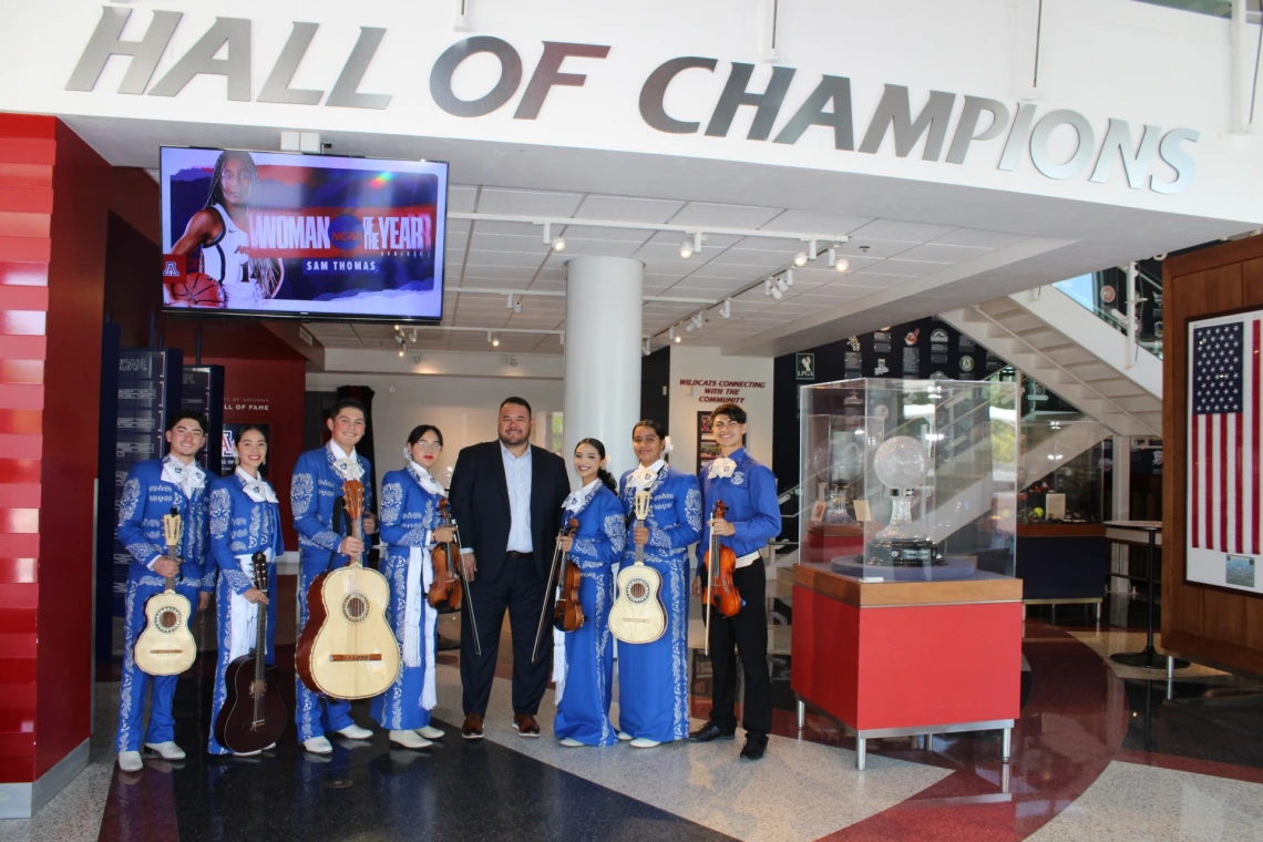 Superintendent Jose Gastelum and the Sunnyside mariachi Los Diablitos